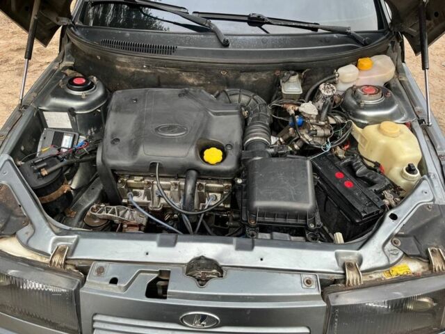 Серый ВАЗ 2110, объемом двигателя 1.6 л и пробегом 195 тыс. км за 3000 $, фото 1 на Automoto.ua