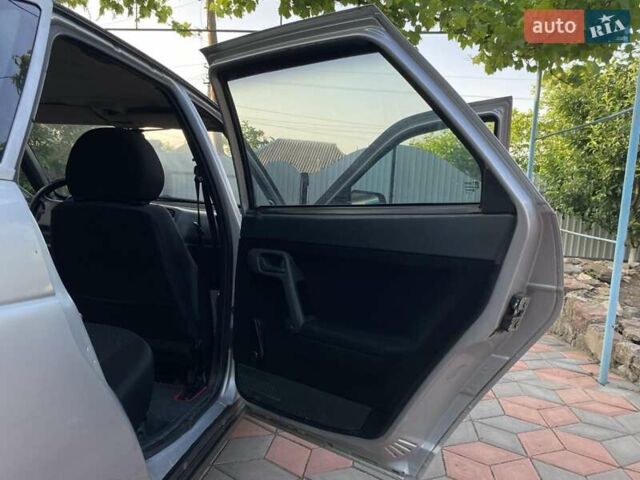 Серый ВАЗ 2110, объемом двигателя 1.6 л и пробегом 190 тыс. км за 3000 $, фото 12 на Automoto.ua