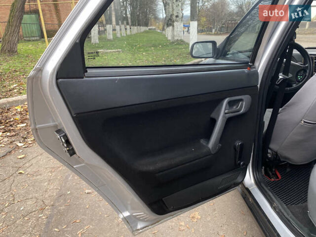 Серый ВАЗ 2110, объемом двигателя 1.6 л и пробегом 190 тыс. км за 2999 $, фото 12 на Automoto.ua