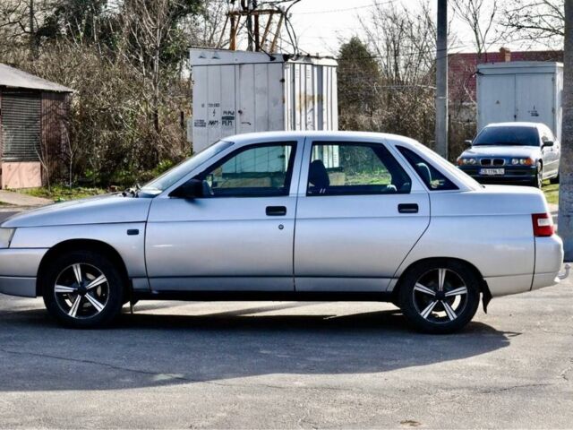 Серый ВАЗ 2110, объемом двигателя 1.6 л и пробегом 120 тыс. км за 3200 $, фото 3 на Automoto.ua