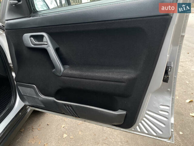 Серый ВАЗ 2110, объемом двигателя 1.6 л и пробегом 190 тыс. км за 2999 $, фото 7 на Automoto.ua