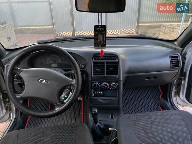 Серый ВАЗ 2110, объемом двигателя 1.6 л и пробегом 190 тыс. км за 3000 $, фото 11 на Automoto.ua