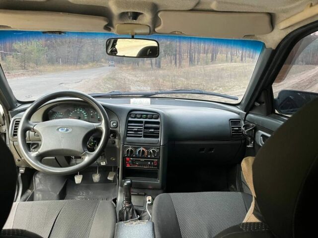 Серый ВАЗ 2110, объемом двигателя 1.6 л и пробегом 195 тыс. км за 3000 $, фото 2 на Automoto.ua