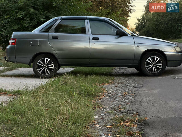 Серый ВАЗ 2110, объемом двигателя 1.6 л и пробегом 190 тыс. км за 2780 $, фото 2 на Automoto.ua