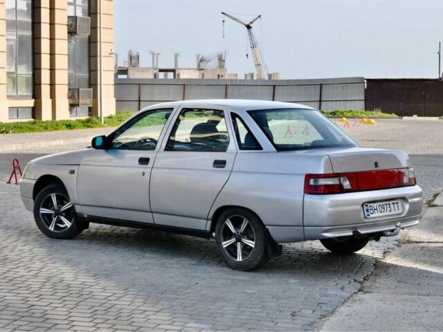 Серый ВАЗ 2110, объемом двигателя 1.6 л и пробегом 120 тыс. км за 3200 $, фото 2 на Automoto.ua