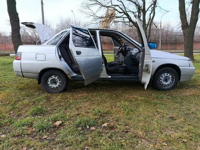 Сірий ВАЗ 2110, об'ємом двигуна 1.6 л та пробігом 350 тис. км за 1654 $, фото 6 на Automoto.ua