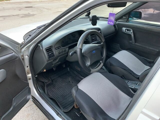 Серый ВАЗ 2110, объемом двигателя 1.6 л и пробегом 170 тыс. км за 2000 $, фото 7 на Automoto.ua