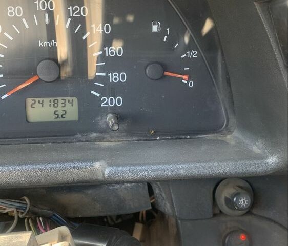 Синий ВАЗ 2110, объемом двигателя 1.6 л и пробегом 241 тыс. км за 646 $, фото 5 на Automoto.ua