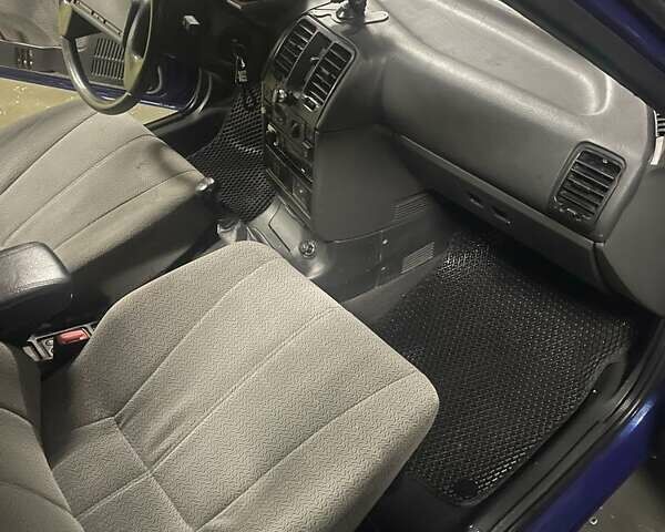 Синій ВАЗ 2110, об'ємом двигуна 1.5 л та пробігом 200 тис. км за 2100 $, фото 4 на Automoto.ua