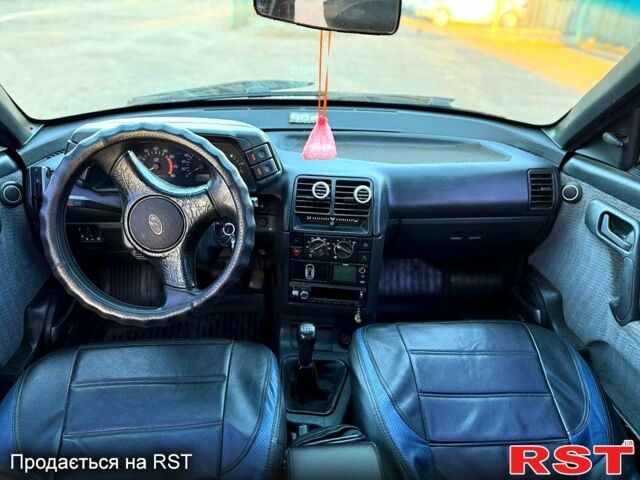 Синій ВАЗ 2110, об'ємом двигуна 1.5 л та пробігом 210 тис. км за 2000 $, фото 5 на Automoto.ua