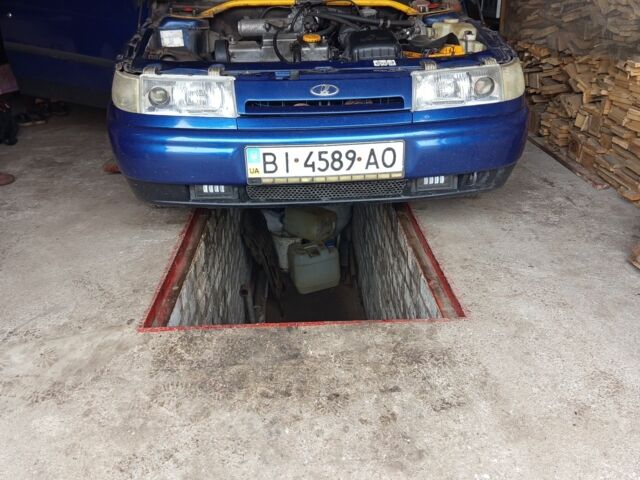 Синий ВАЗ 2110, объемом двигателя 1.5 л и пробегом 280 тыс. км за 1600 $, фото 3 на Automoto.ua