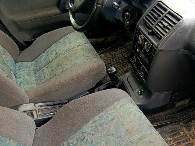 Синий ВАЗ 2110, объемом двигателя 1.6 л и пробегом 300 тыс. км за 1100 $, фото 1 на Automoto.ua