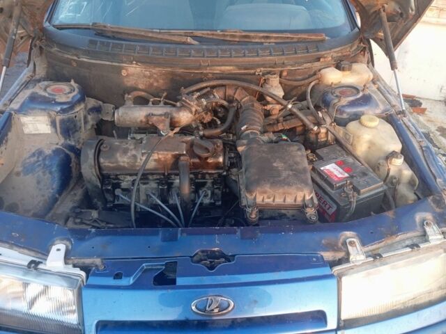 Синий ВАЗ 2110, объемом двигателя 1 л и пробегом 230 тыс. км за 600 $, фото 4 на Automoto.ua