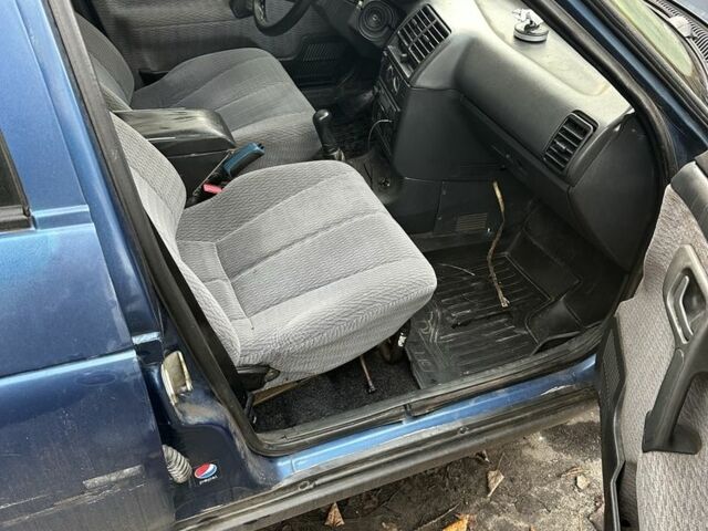 Синий ВАЗ 2110, объемом двигателя 1.5 л и пробегом 250 тыс. км за 650 $, фото 6 на Automoto.ua