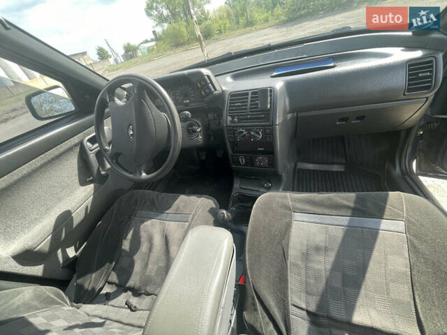 Синий ВАЗ 2110, объемом двигателя 1.6 л и пробегом 171 тыс. км за 2777 $, фото 8 на Automoto.ua