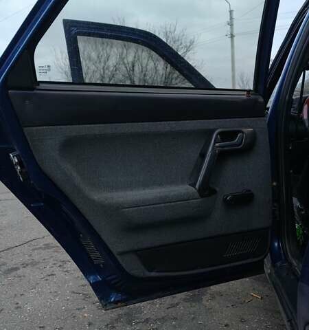 Синий ВАЗ 2110, объемом двигателя 1.6 л и пробегом 87 тыс. км за 2350 $, фото 5 на Automoto.ua