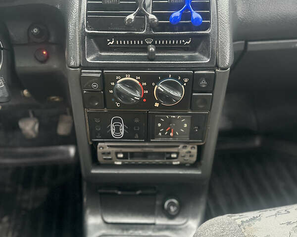 Синий ВАЗ 2110, объемом двигателя 1.6 л и пробегом 275 тыс. км за 1499 $, фото 17 на Automoto.ua