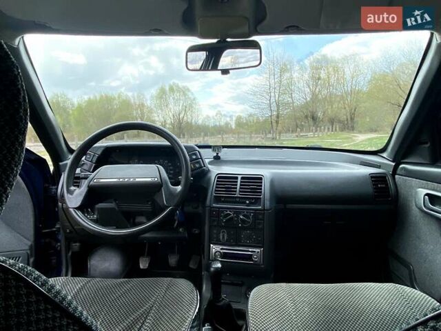 Синий ВАЗ 2110, объемом двигателя 1.6 л и пробегом 238 тыс. км за 1555 $, фото 4 на Automoto.ua