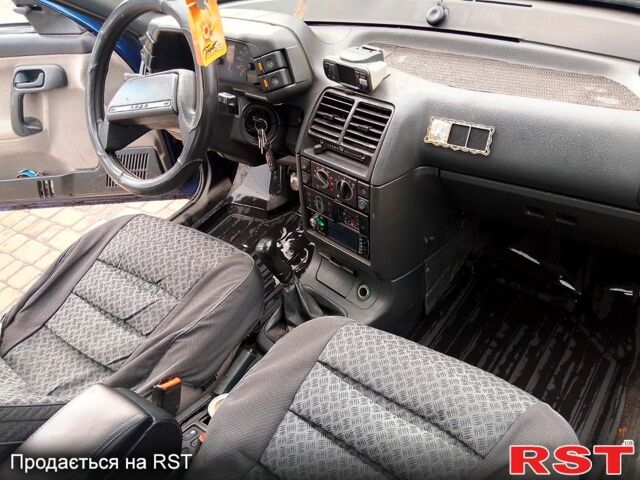 Синий ВАЗ 2110, объемом двигателя 1.6 л и пробегом 230 тыс. км за 1450 $, фото 2 на Automoto.ua