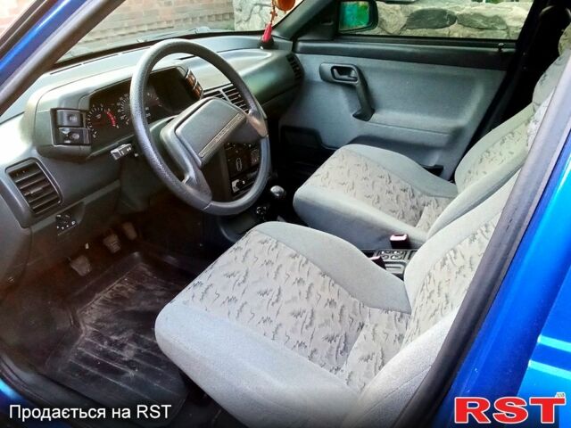 Синий ВАЗ 2110, объемом двигателя 1.6 л и пробегом 165 тыс. км за 2250 $, фото 3 на Automoto.ua