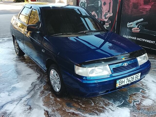 Синий ВАЗ 2110, объемом двигателя 1.6 л и пробегом 200 тыс. км за 2000 $, фото 2 на Automoto.ua