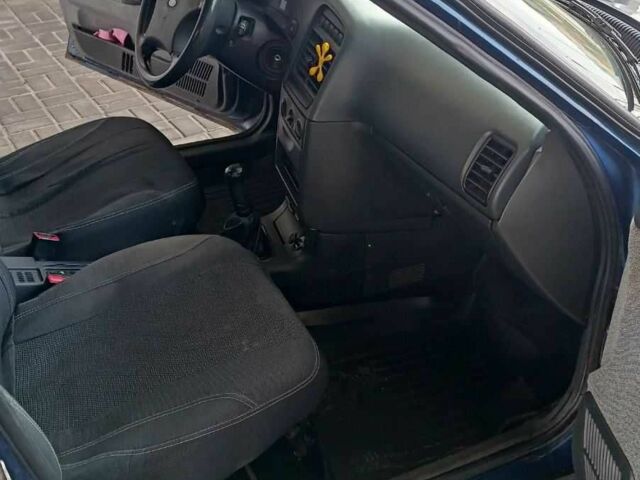 Синій ВАЗ 2110, об'ємом двигуна 1.6 л та пробігом 250 тис. км за 3000 $, фото 5 на Automoto.ua