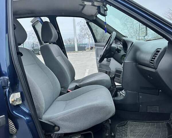 Синий ВАЗ 2110, объемом двигателя 1.6 л и пробегом 119 тыс. км за 2850 $, фото 3 на Automoto.ua