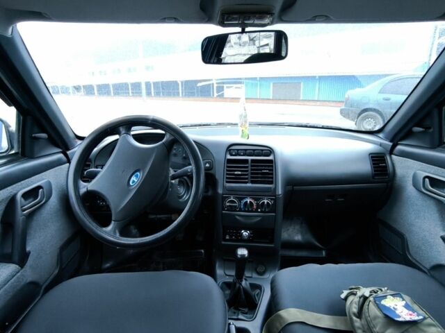 Синий ВАЗ 2110, объемом двигателя 1.6 л и пробегом 128 тыс. км за 3300 $, фото 6 на Automoto.ua