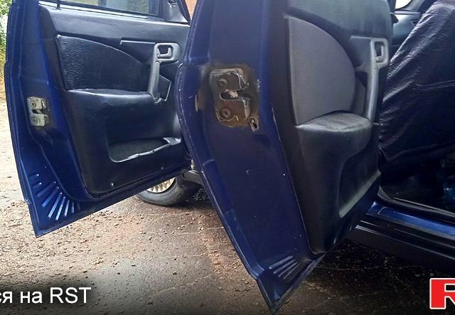 Синій ВАЗ 2110, об'ємом двигуна 1.6 л та пробігом 350 тис. км за 1650 $, фото 2 на Automoto.ua