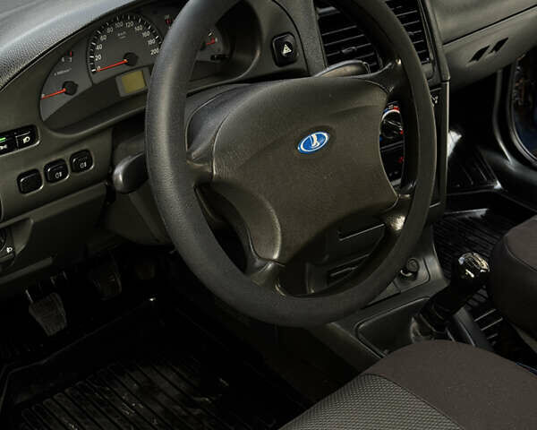 Синий ВАЗ 2110, объемом двигателя 1.6 л и пробегом 115 тыс. км за 2550 $, фото 22 на Automoto.ua