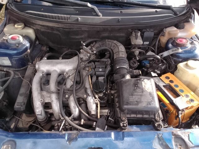 Синій ВАЗ 2110, об'ємом двигуна 1.5 л та пробігом 60 тис. км за 1075 $, фото 2 на Automoto.ua