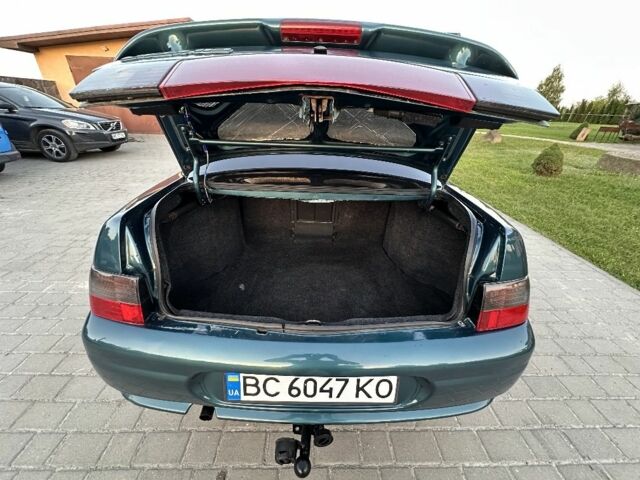 Зеленый ВАЗ 2110, объемом двигателя 1.5 л и пробегом 310 тыс. км за 1800 $, фото 6 на Automoto.ua