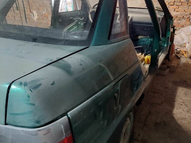 Зеленый ВАЗ 2110, объемом двигателя 1.5 л и пробегом 110 тыс. км за 2000 $, фото 4 на Automoto.ua