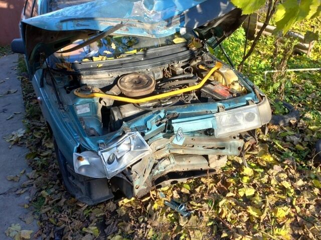 Зеленый ВАЗ 2110, объемом двигателя 1.5 л и пробегом 315 тыс. км за 600 $, фото 1 на Automoto.ua