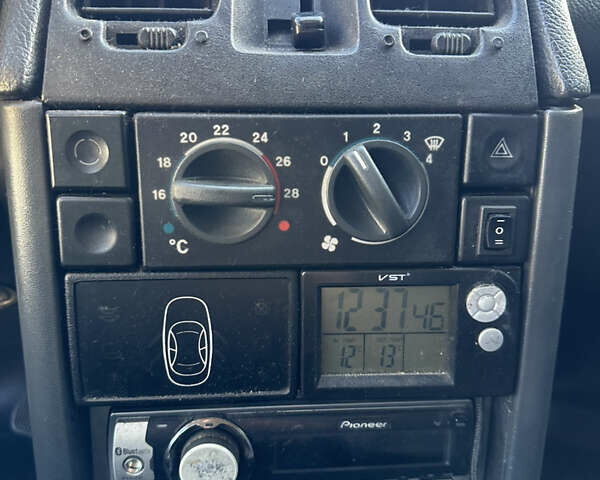 Зеленый ВАЗ 2110, объемом двигателя 1.5 л и пробегом 333 тыс. км за 900 $, фото 9 на Automoto.ua