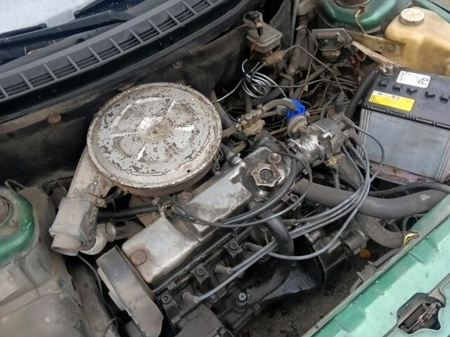 Зеленый ВАЗ 2110, объемом двигателя 1.5 л и пробегом 142 тыс. км за 1100 $, фото 4 на Automoto.ua