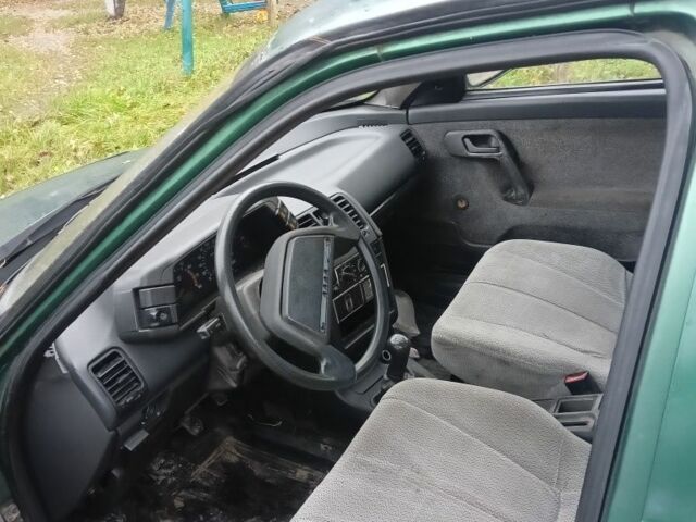 Зеленый ВАЗ 2110, объемом двигателя 1.5 л и пробегом 142 тыс. км за 1100 $, фото 3 на Automoto.ua