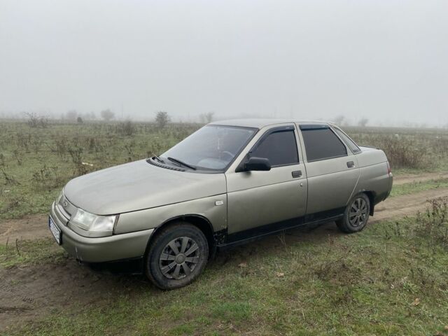 Зеленый ВАЗ 2110, объемом двигателя 1.5 л и пробегом 300 тыс. км за 1350 $, фото 2 на Automoto.ua