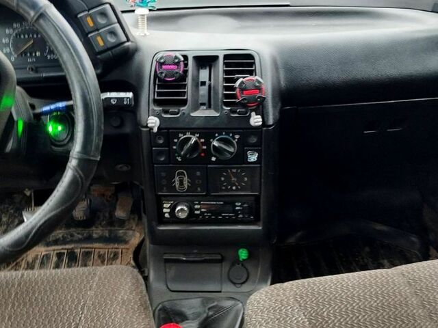 Зелений ВАЗ 2110, об'ємом двигуна 1.5 л та пробігом 196 тис. км за 1200 $, фото 5 на Automoto.ua