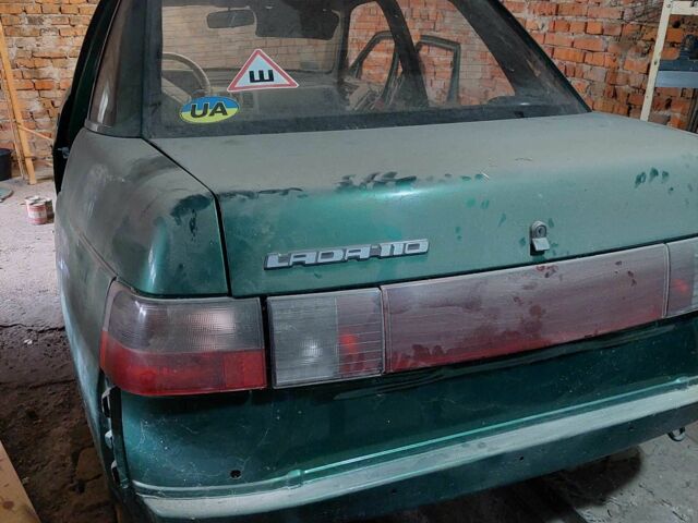 Зеленый ВАЗ 2110, объемом двигателя 1.5 л и пробегом 110 тыс. км за 2000 $, фото 3 на Automoto.ua