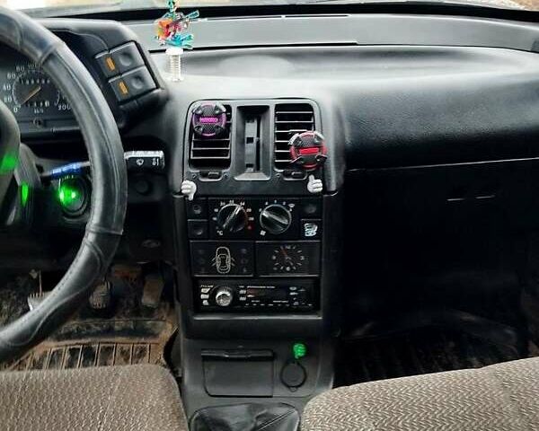 Зеленый ВАЗ 2110, объемом двигателя 1.5 л и пробегом 196 тыс. км за 1200 $, фото 4 на Automoto.ua