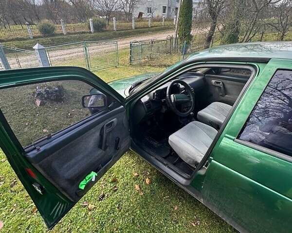 Зеленый ВАЗ 2110, объемом двигателя 1.5 л и пробегом 370 тыс. км за 1700 $, фото 4 на Automoto.ua