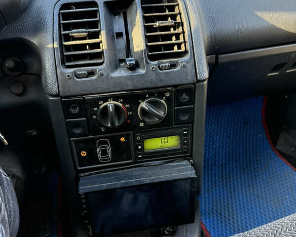 Зелений ВАЗ 2110, об'ємом двигуна 1.5 л та пробігом 245 тис. км за 1350 $, фото 13 на Automoto.ua