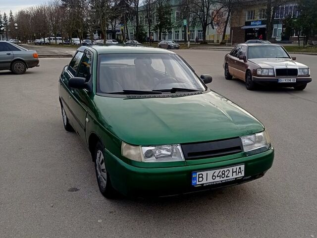 Зеленый ВАЗ 2110, объемом двигателя 1.5 л и пробегом 187 тыс. км за 1350 $, фото 2 на Automoto.ua