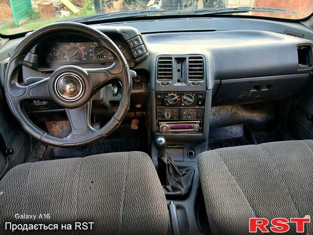 Зеленый ВАЗ 2110, объемом двигателя 1.5 л и пробегом 222 тыс. км за 1190 $, фото 3 на Automoto.ua