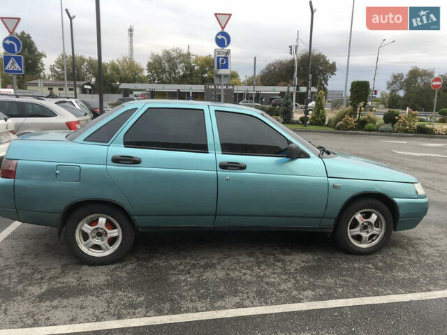 Зеленый ВАЗ 2110, объемом двигателя 1.5 л и пробегом 260 тыс. км за 1900 $, фото 2 на Automoto.ua