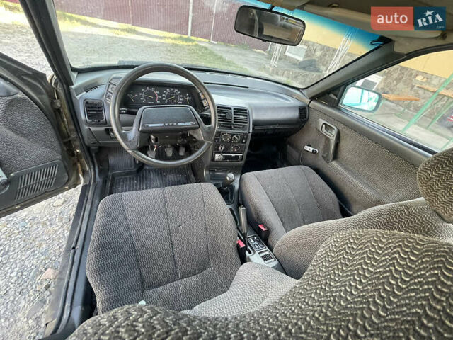 Зеленый ВАЗ 2110, объемом двигателя 1.5 л и пробегом 235 тыс. км за 1550 $, фото 9 на Automoto.ua