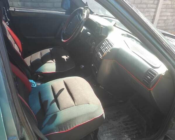 Зеленый ВАЗ 2110, объемом двигателя 1.5 л и пробегом 300 тыс. км за 1300 $, фото 2 на Automoto.ua