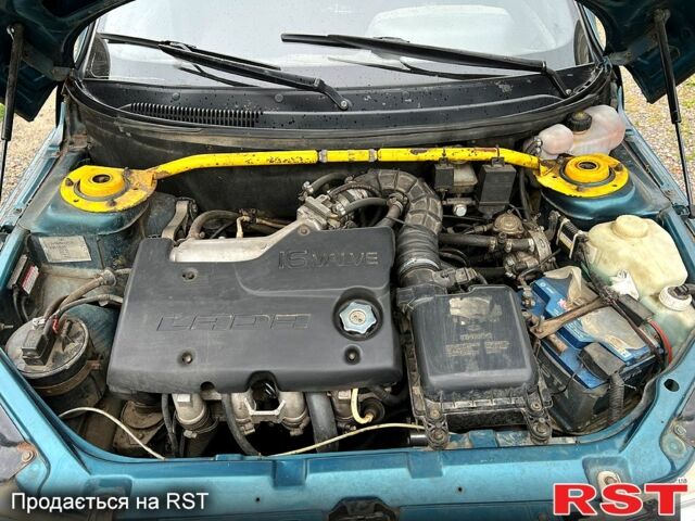 Зеленый ВАЗ 2110, объемом двигателя 1.5 л и пробегом 268 тыс. км за 2400 $, фото 5 на Automoto.ua