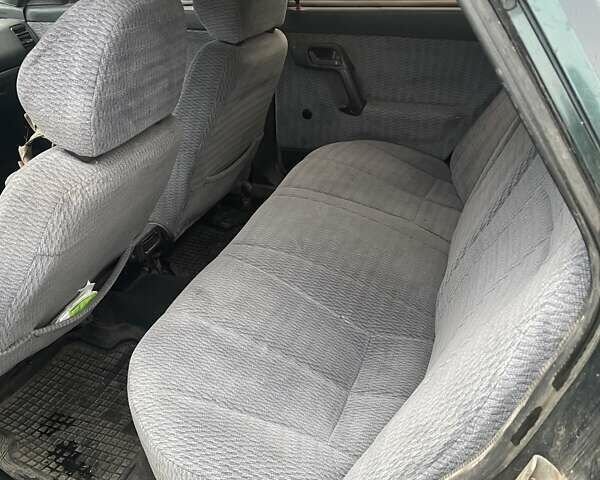 Зеленый ВАЗ 2110, объемом двигателя 1.5 л и пробегом 300 тыс. км за 1000 $, фото 1 на Automoto.ua